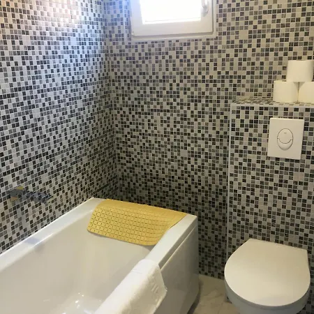 Riva Seafront Apartman