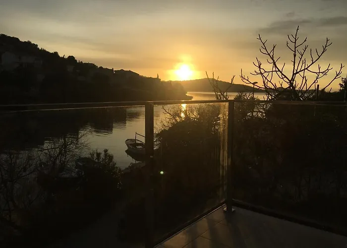 Riva Seafront ロゴズニッツァ